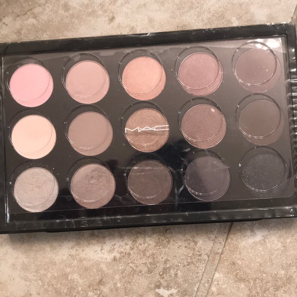 Mac eyeshadow palette